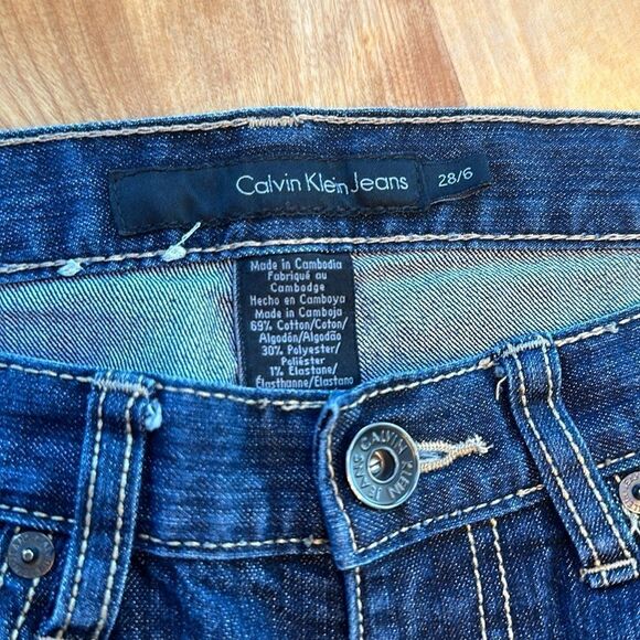 Calvin Klein skinny jeans dark wash like new - Picture 2 of 9